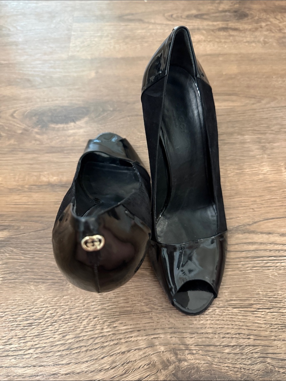 Gucci Black Sued and Patent Peep-Toe Heels with Gold Logo Size 8.5